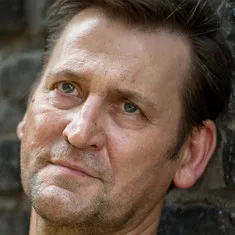 Ingo Naujoks und der Schlaganfall: Ein persönlicher Erfahrungsbericht und wichtige Erkenntnisse