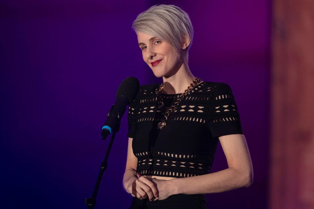 Die Rolle von Lisa Eckhart in der AfD: Satire, Politik und gesellschaftliche Reaktionen